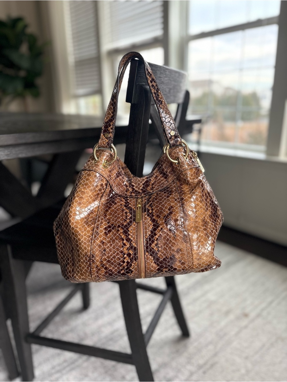 MK Michael Kors limited Tan Python Bucket shoulder Bag Gold hardwares like new